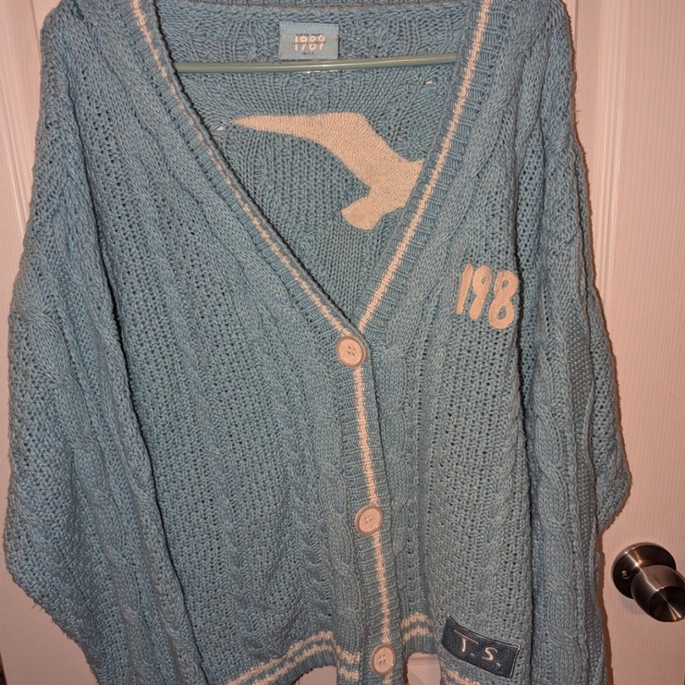 Taylor Swift 1989 TV Cardigan M/L brand new